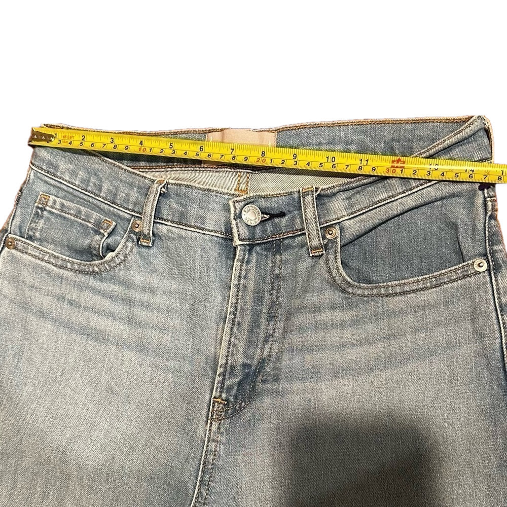 EVERLANE Mid- Rise Light Wash /Size 28 - Picture 3 of 6